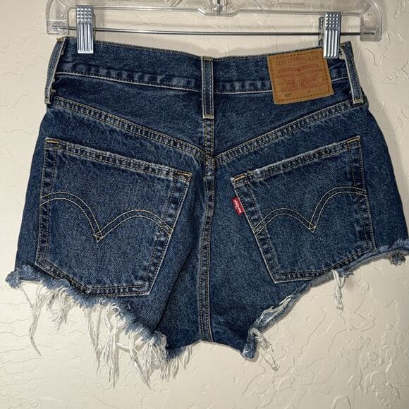 Levi’s 501 cut off shorts high low frayed hem size 24 - Picture 2 of 5